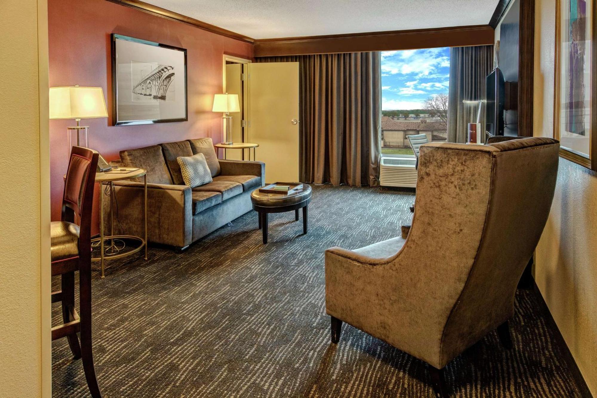 Doubletree By Hilton Decatur Riverfront Dış mekan fotoğraf